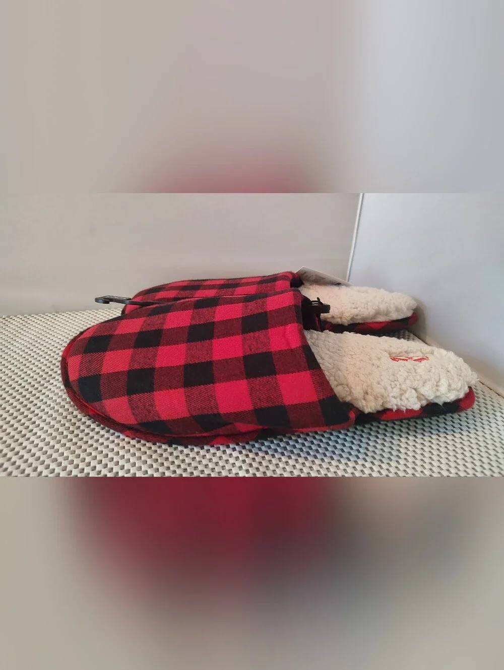Holiday Time Men's Size 13/14 Slippers NWT Red/Black Checkered Christmas Warm